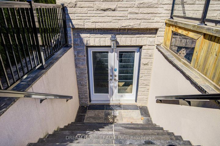 Photo 47 at 476 TENNYSON Drive, WO West, Oakville