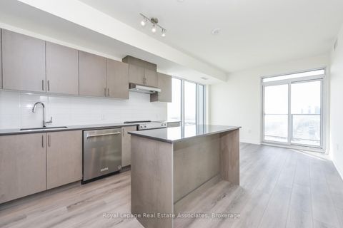 Photo 10 at 1121 - 8960 Jane Street, Concord, Vaughan