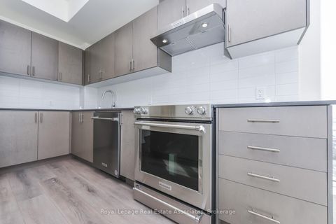 Photo 11 at 1121 - 8960 Jane Street, Concord, Vaughan