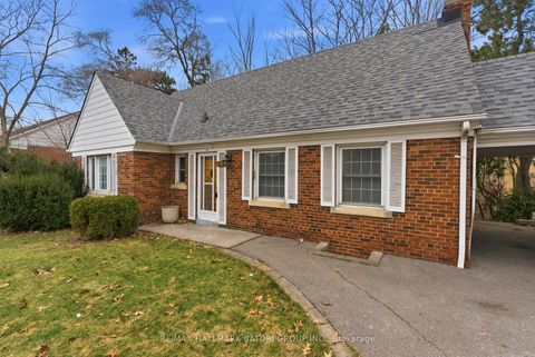 Photo 17 at 18 King Georges Drive, Greenbrook, Toronto