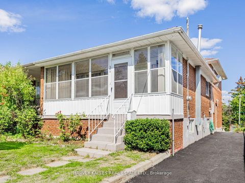 Photo 1 at 205 Vauxhall Drive, Dorset Park, Toronto