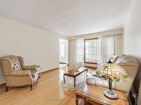 Photo 4 at 205 Vauxhall Drive, Dorset Park, Toronto