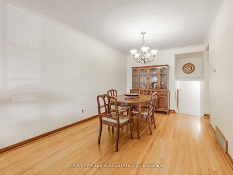 Photo 7 at 205 Vauxhall Drive, Dorset Park, Toronto