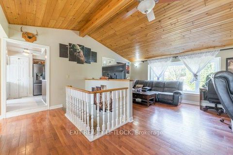 Photo 3 at 71 High Street, Bowmanville, Clarington