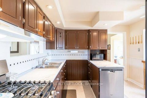 Photo 9 at 71 High Street, Bowmanville, Clarington