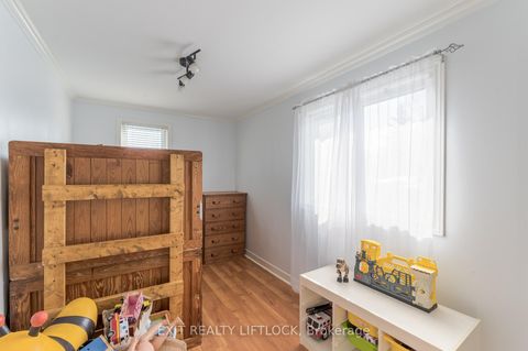 Photo 14 at 71 High Street, Bowmanville, Clarington