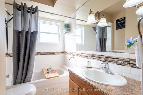 Photo 17 at 71 High Street, Bowmanville, Clarington