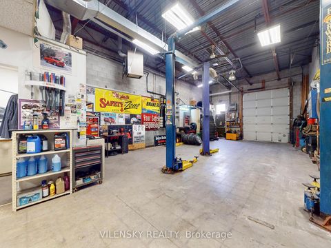 Photo 4 at 33 - 1170 Sheppard Avenue, York University Heights, Toronto