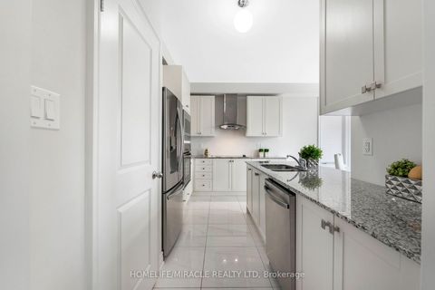 Photo 9 at 181 Boone Crescent, Kleinburg, Vaughan