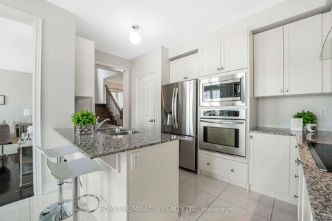 Photo 13 at 181 Boone Crescent, Kleinburg, Vaughan