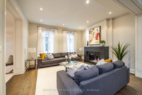 Photo 6 at 14 Sulgrave Crescent, Windfields, Toronto