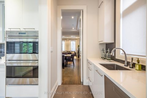 Photo 15 at 14 Sulgrave Crescent, Windfields, Toronto