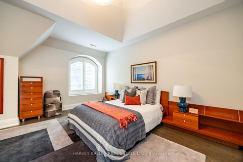 Photo 30 at 14 Sulgrave Crescent, Windfields, Toronto