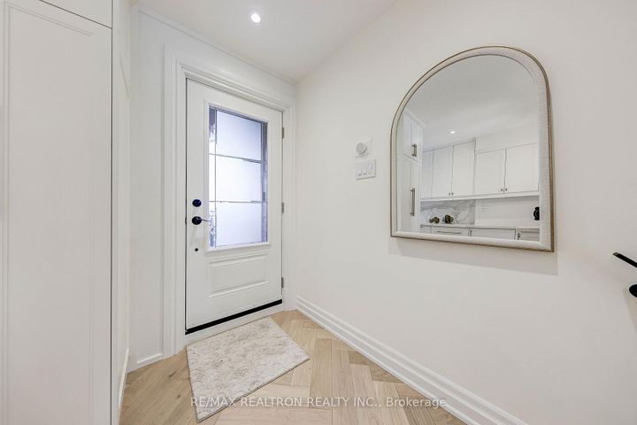 Photo 3 at B - 187 Sherwood Avenue, Mount Pleasant East, Toronto