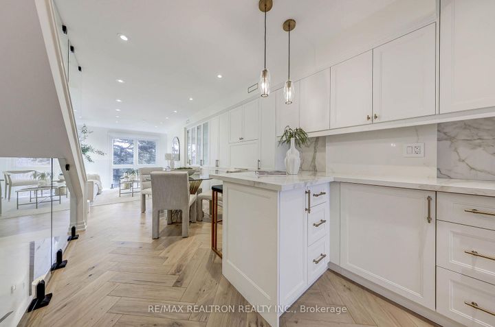 Photo 4 at B - 187 Sherwood Avenue, Mount Pleasant East, Toronto