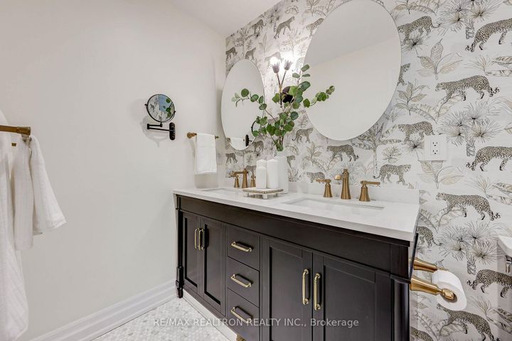 Photo 16 at B - 187 Sherwood Avenue, Mount Pleasant East, Toronto