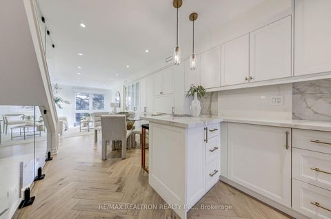 Photo 4 at B - 187 Sherwood Avenue, Mount Pleasant East, Toronto