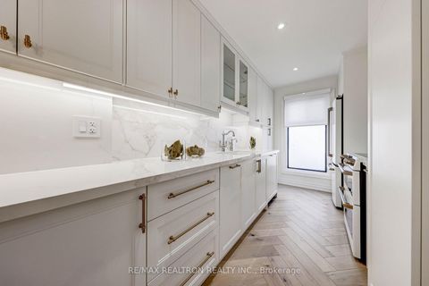 Photo 6 at B - 187 Sherwood Avenue, Mount Pleasant East, Toronto