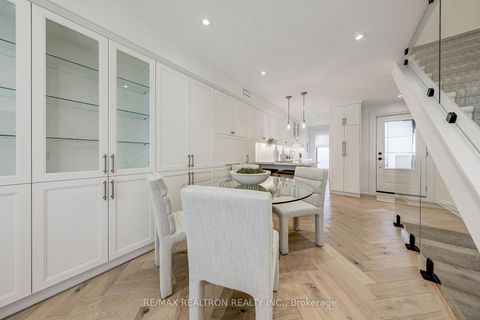 Photo 10 at B - 187 Sherwood Avenue, Mount Pleasant East, Toronto