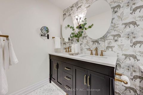 Photo 16 at B - 187 Sherwood Avenue, Mount Pleasant East, Toronto