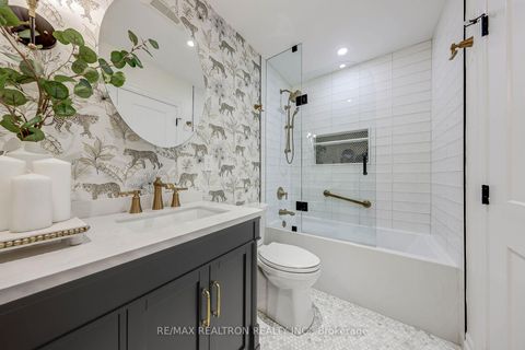 Photo 17 at B - 187 Sherwood Avenue, Mount Pleasant East, Toronto