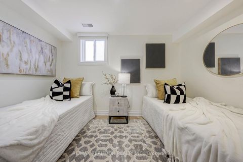 Photo 25 at B - 187 Sherwood Avenue, Mount Pleasant East, Toronto