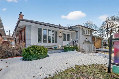 Photo 1 at 21 Aspendale Drive, Bendale, Toronto