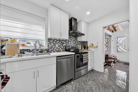 Photo 10 at 21 Aspendale Drive, Bendale, Toronto