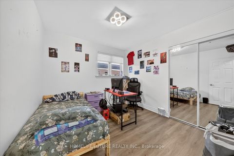 Photo 11 at 21 Aspendale Drive, Bendale, Toronto