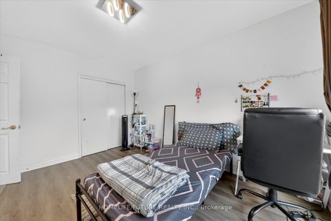 Photo 14 at 21 Aspendale Drive, Bendale, Toronto