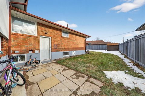Photo 18 at 21 Aspendale Drive, Bendale, Toronto