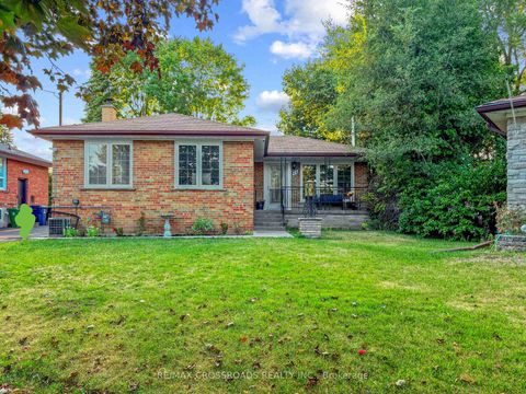 Photo 1 at 46 Ronway Crescent, Woburn, Toronto