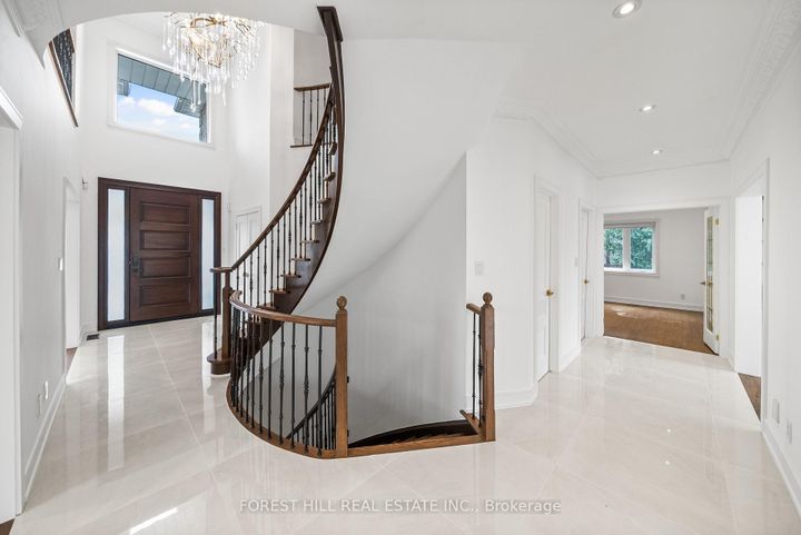 Photo 2 at 12 Fisico Court, Doncrest, Richmond Hill