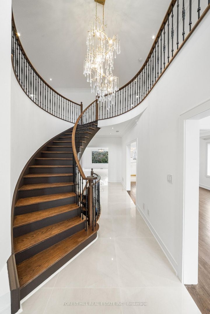 Photo 14 at 12 Fisico Court, Doncrest, Richmond Hill