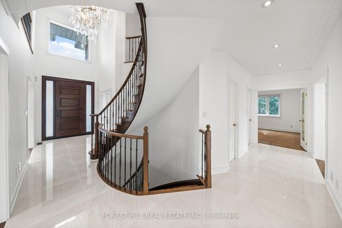 Photo 2 at 12 Fisico Court, Doncrest, Richmond Hill