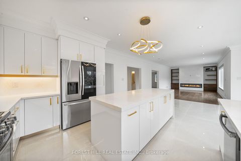 Photo 11 at 12 Fisico Court, Doncrest, Richmond Hill