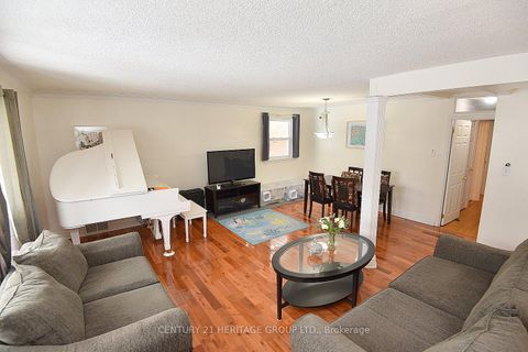 Photo 4 at 1022 Willowdale Avenue, Newtonbrook East, Toronto