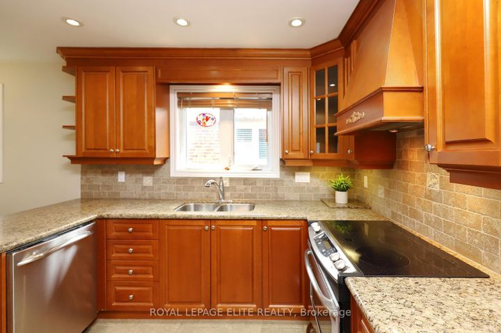 Photo 14 at 86 Melbert Road, West Deane, Toronto