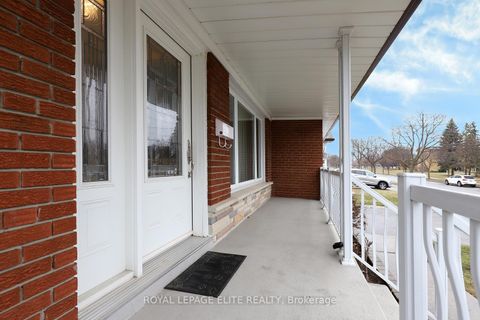 Photo 2 at 86 Melbert Road, West Deane, Toronto