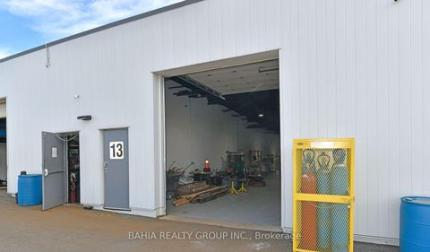 Photo 1 at 13 - 35 Stoffel Drive, Clairville, Toronto