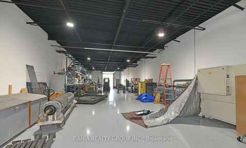 Photo 2 at 13 - 35 Stoffel Drive, Clairville, Toronto