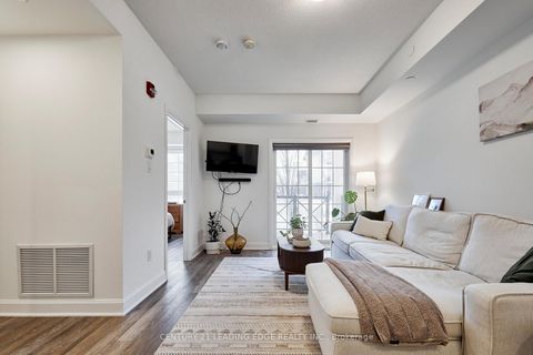 Photo 12 at 105 - 50 Lakebreeze Drive, Newcastle, Clarington