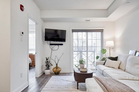 Photo 13 at 105 - 50 Lakebreeze Drive, Newcastle, Clarington