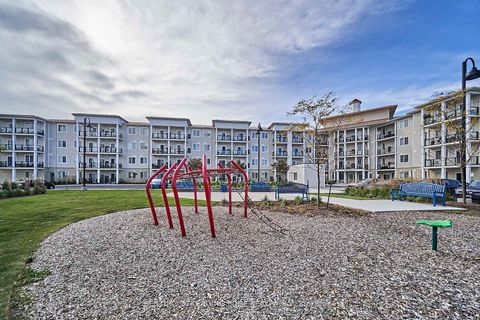 Photo 29 at 105 - 50 Lakebreeze Drive, Newcastle, Clarington