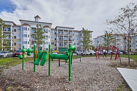 Photo 31 at 105 - 50 Lakebreeze Drive, Newcastle, Clarington