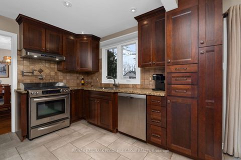 Photo 3 at 46 Oakridge Drive, Sunnidale, Barrie
