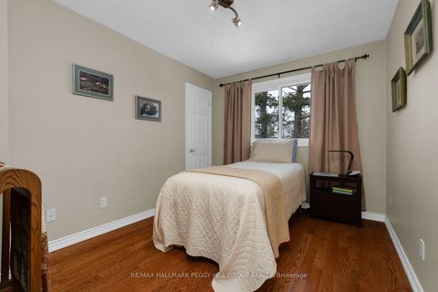 Photo 9 at 46 Oakridge Drive, Sunnidale, Barrie