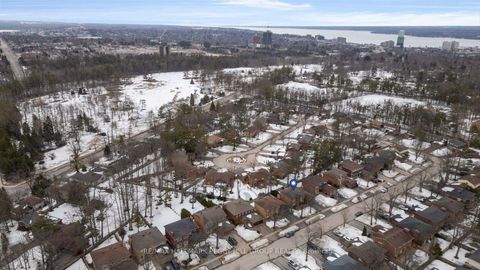 Photo 19 at 46 Oakridge Drive, Sunnidale, Barrie