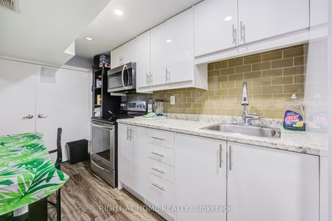 Photo 18 at 519 Rogers Road, Eglinton West, Toronto