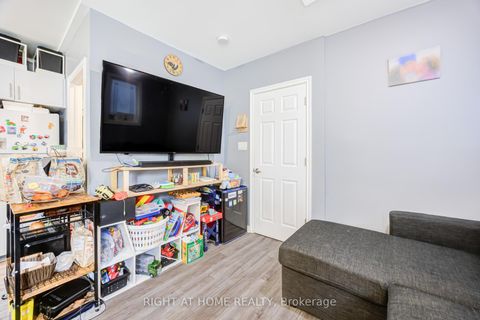 Photo 26 at 519 Rogers Road, Eglinton West, Toronto